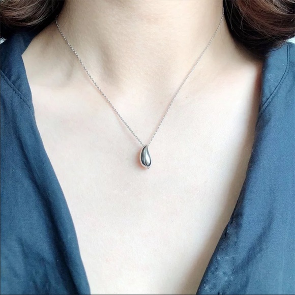 🌟 Sterling Silver 925 Simple Water Drop Necklace - Picture 2 of 5
